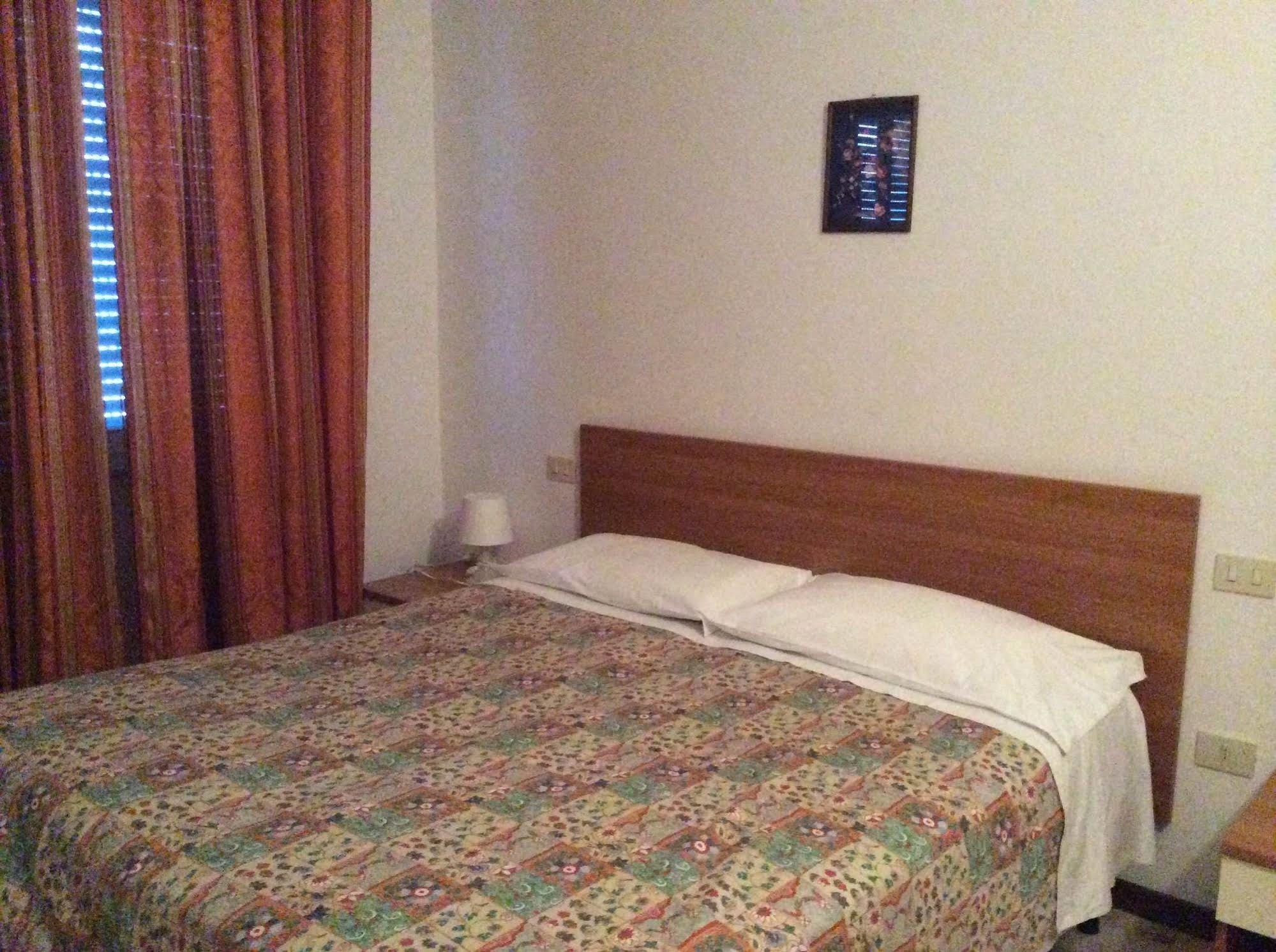 Hotel Rex Кианчано Терме Екстериор снимка